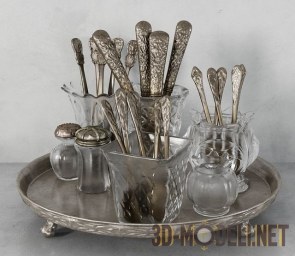 Набор старинного столового серебра и стеклянной посуды
