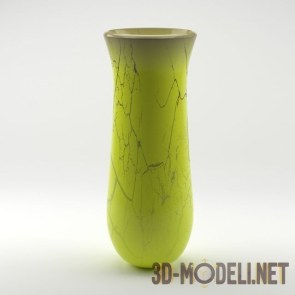 Керамическая ваза с трещинками