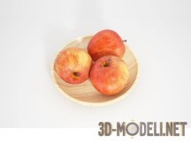 Яблоки в деревянной миске