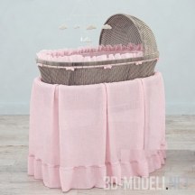 Колыбель с розовым текстилем от Restoration Hardware Baby & Child
