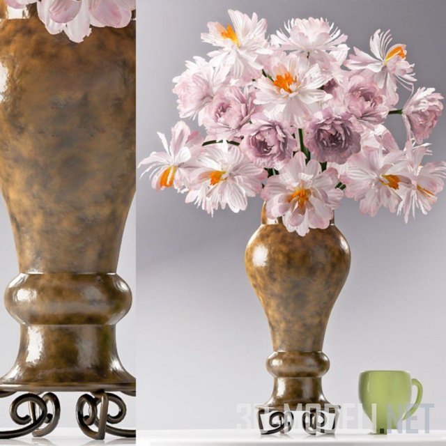 Букет цветов в керамической вазе с античными мотивами